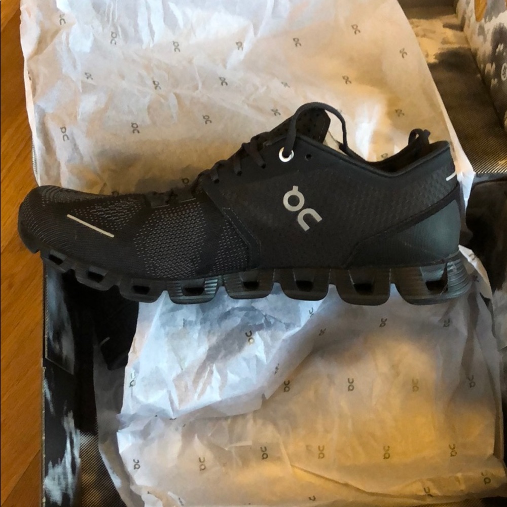 ON Running Sneakers Work Once Women size 10 Black